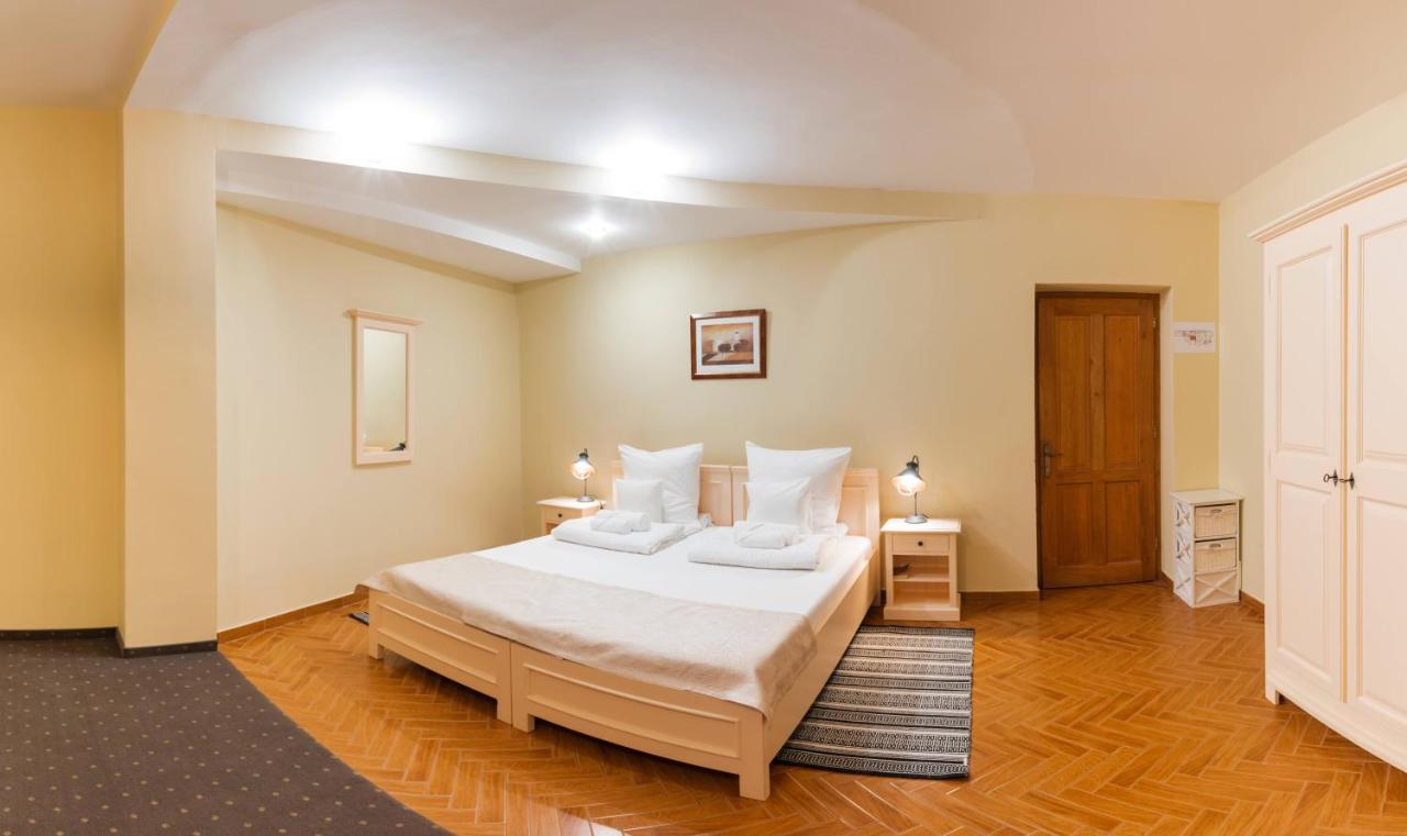 Zumzet Bed & Breakfast เชลิมบาร์ ภายนอก รูปภาพ