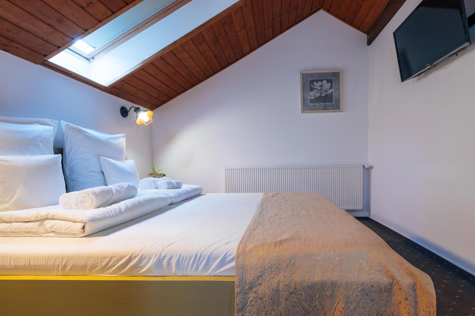 Zumzet Bed & Breakfast เชลิมบาร์ ภายนอก รูปภาพ