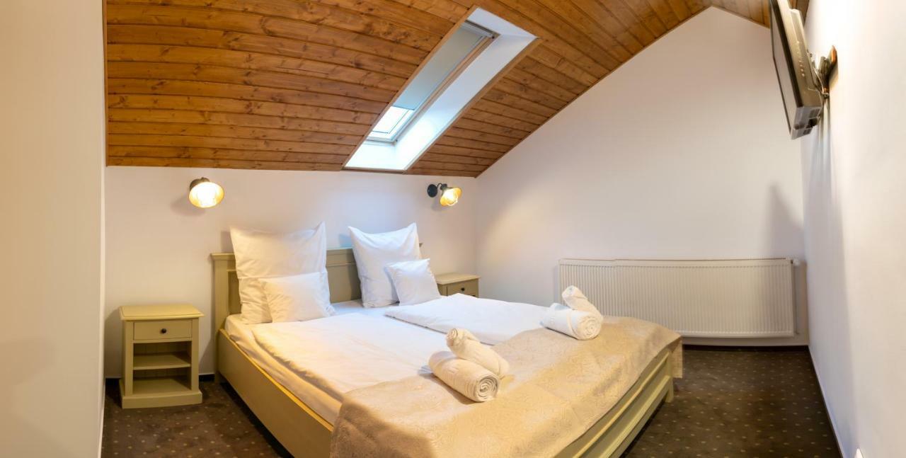 Zumzet Bed & Breakfast เชลิมบาร์ ภายนอก รูปภาพ