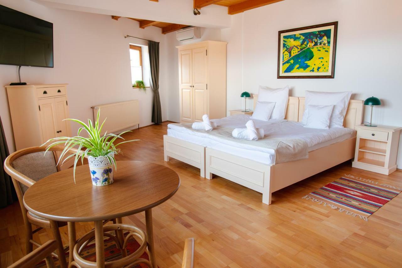 Zumzet Bed & Breakfast เชลิมบาร์ ภายนอก รูปภาพ