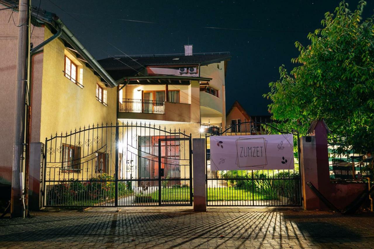 Zumzet Bed & Breakfast เชลิมบาร์ ภายนอก รูปภาพ