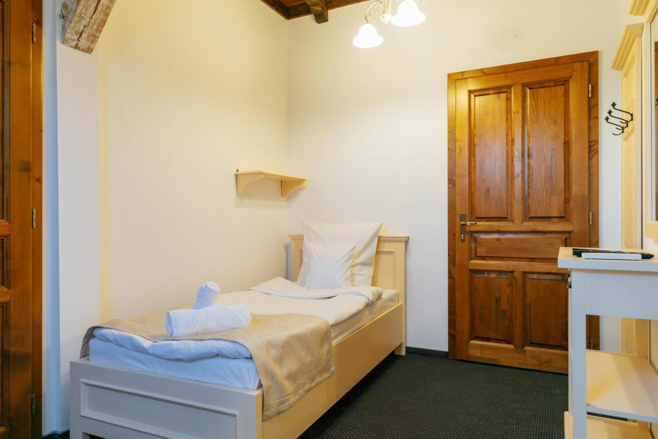 Zumzet Bed & Breakfast เชลิมบาร์ ภายนอก รูปภาพ
